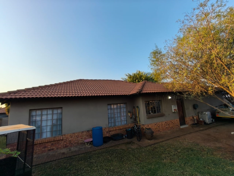 3 Bedroom Property for Sale in Hexrivier Lifestyle Estate North West